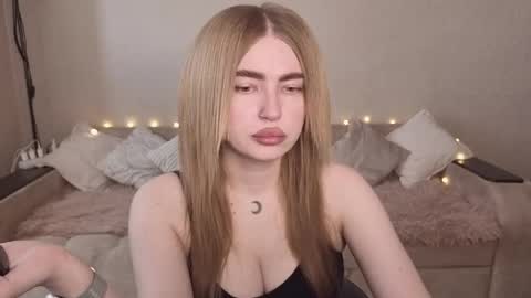 Snapshot of violettaotis chatting on 8, 6, 2026 ViolettaOtis online show from 8, 6, 2026
