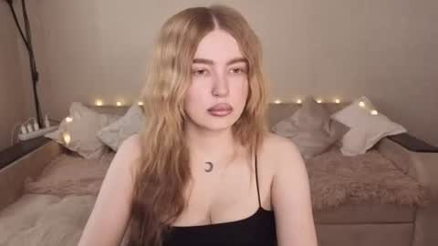 Snapshot of violettaotis chatting on 15, 6, 2026 ViolettaOtis online show from 15, 6, 2026