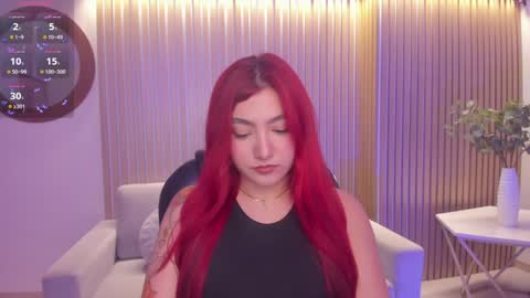 Violett Castel online show from 21, 1, 2025