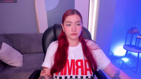 Violett Castel online show from 5, 2, 2025