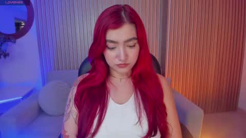 Violett Castel online show from 27, 2, 2025