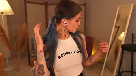 violettessa online show from 14, 11, 2025