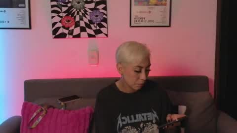 Snapshot of violettgrey_ chatting on 27, 4, 2026 Violet online show from 27, 4, 2026