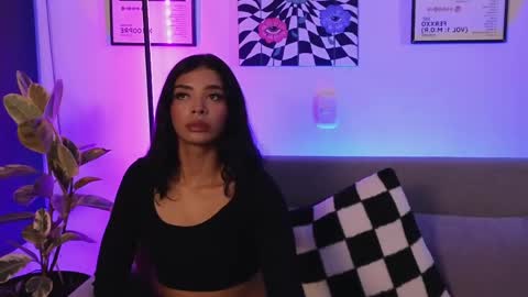Snapshot of violettgrey_ chatting on 20, 5, 2026 Violet online show from 20, 5, 2026