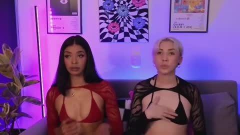 Snapshot of violettgrey_ chatting on 24, 5, 2026 Violet online show from 24, 5, 2026