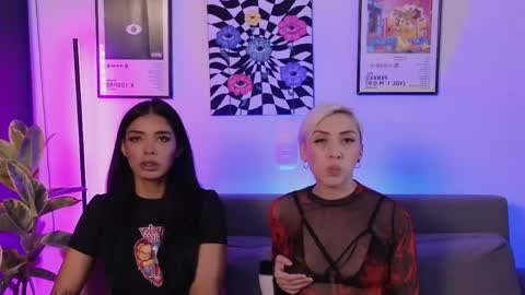Snapshot of violettgrey_ chatting on 31, 5, 2026 Violet online show from 31, 5, 2026