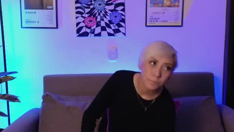 Snapshot of violettgrey_ chatting on 3, 6, 2026 Violet online show from 3, 6, 2026