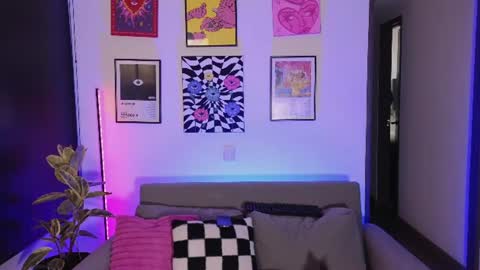 Violet online show from 26, 6, 2026