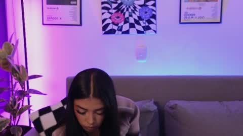 Violet online show from 8, 7, 2026