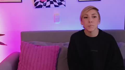 Violet online show from 10, 8, 2026