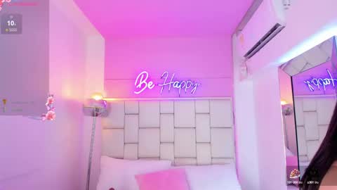 Snapshot of violettharous chatting on 22, 2, 2025 VioletthaRous online show from 22, 2, 2025