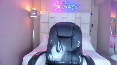 Snapshot of violettharous chatting on 30, 9, 2025 VioletthaRous online show from 30, 9, 2025