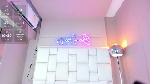 Snapshot of violettharous chatting on 7, 11, 2025 VioletthaRous online show from 7, 11, 2025