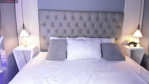 Snapshot of violettharous chatting on 21, 11, 2025 VioletthaRous online show from 21, 11, 2025