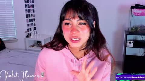 Snapshot of violetttflowers chatting on 28, 12, 2024 Violet Flowers online show from 28, 12, 2024