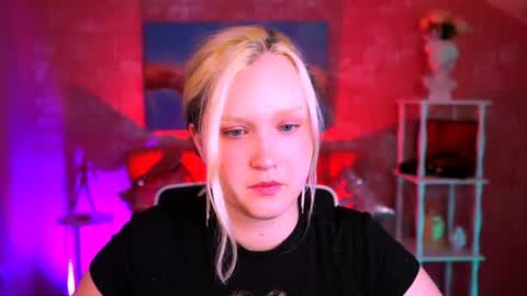 Snapshot of violettwoods chatting on 22, 6, 2026 Violett online show from 22, 6, 2026