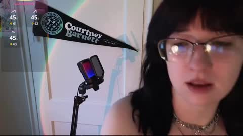 Snapshot of violetwinter666 chatting on 1, 3, 2025 Violet Winter  indie sleaze goth girl next door online show from 1, 3, 2025