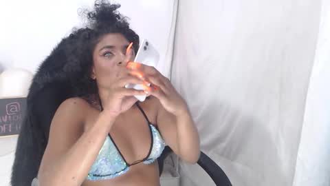 Snapshot of violetxia_ chatting on 5, 2, 2026 violetxia_ online show from 5, 2, 2026