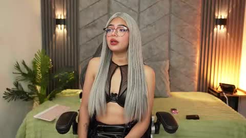 viollettebylyly online show from 3, 10, 2025