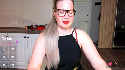 Snapshot of vip_juicy chatting on 2, 10, 2025 VelvettTime online show from 2, 10, 2025