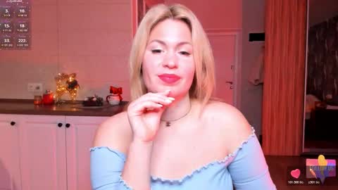 Snapshot of vip_juicy chatting on 15, 12, 2025 VelvettTime online show from 15, 12, 2025