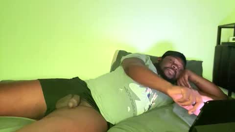 Elle Hood online show from 4, 12, 2025