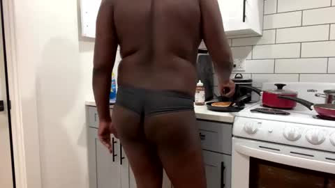 Elle Hood online show from 12, 2, 2026