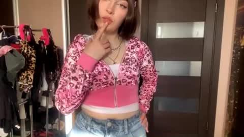 Snapshot of virusdoll chatting on 15, 4, 2026 virusdoll online show from 15, 4, 2026