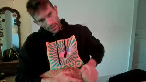 Snapshot of vislaxxx chatting on 10, 11, 2025 Pachinko De Gallo online show from 10, 11, 2025