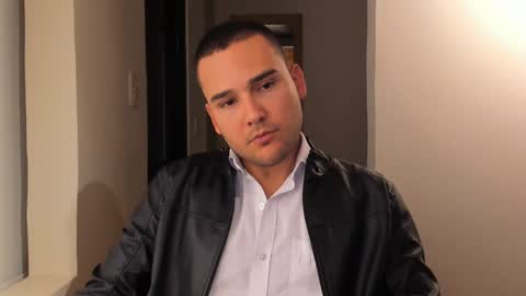 Vito Ferrer online show from 6, 2, 2025