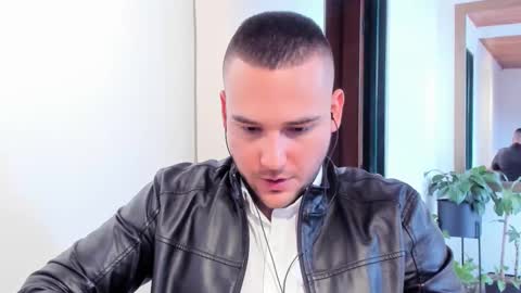 Vito Ferrer online show from 28, 2, 2025