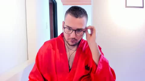 Vito Ferrer online show from 8, 3, 2025