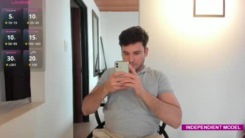 Vito Ferrer online show from 18, 9, 2025