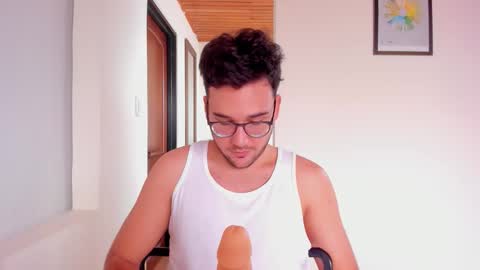 Vito Ferrer online show from 17, 10, 2025