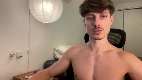 vitoraugustoxxx online show from 18, 11, 2025