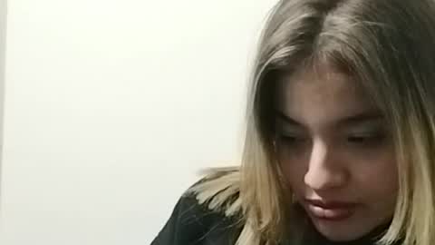 Snapshot of vitto_petite chatting on 6, 7, 2026 Vitto Petite online show from 6, 7, 2026