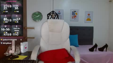 VITTORIA  online show from 16, 1, 2025