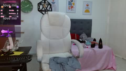 VITTORIA  online show from 20, 1, 2025