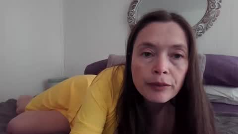 Snapshot of vivi_bee chatting on 16, 12, 2024 vivian online show from 16, 12, 2024