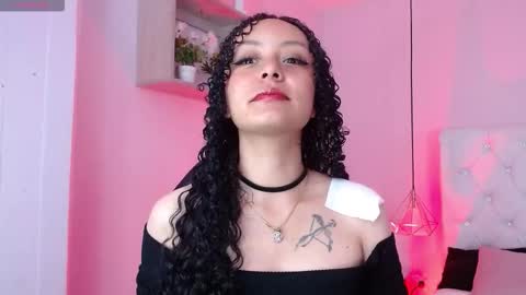 Snapshot of vivi_gh1 chatting on 19, 10, 2025 Vivi online show from 19, 10, 2025