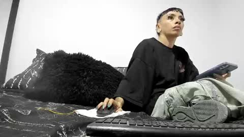 IGkarol navarret3 online show from 11, 2, 2025