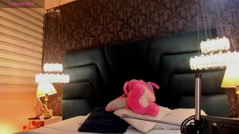 Viviana  online show from 8, 6, 2026