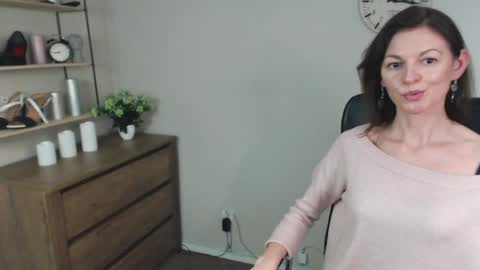 Vivian online show from 11, 12, 2024