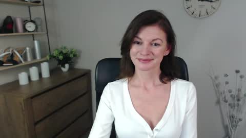 Vivian online show from 12, 12, 2024