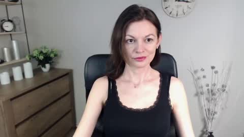 Vivian online show from 9, 1, 2025