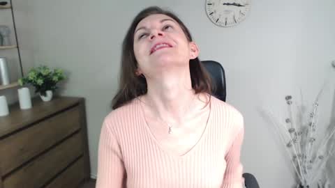 Vivian online show from 24, 1, 2025