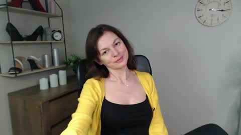 Vivian online show from 27, 2, 2025