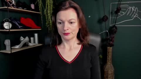 Vivian online show from 12, 3, 2025