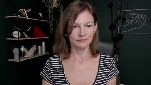 Vivian online show from 9, 9, 2025