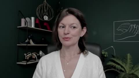 Vivian online show from 25, 11, 2025